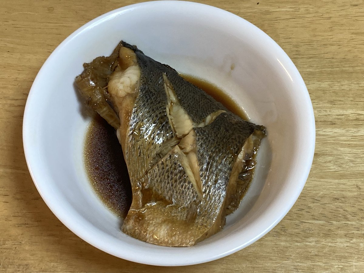 Xiumach's tweet photo. スズキの煮付け https://t.co/EzLJodbu4m