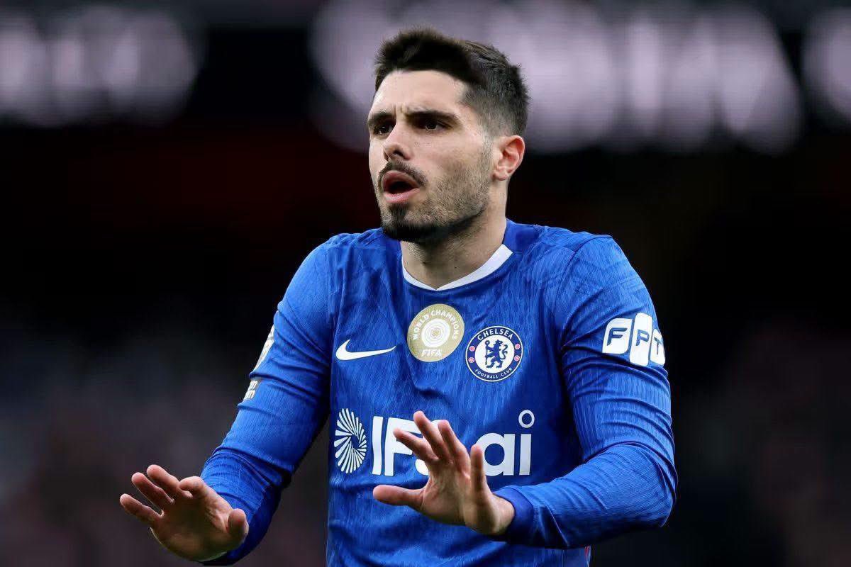AnfieldEdition's tweet photo. 🥇| @kierangill_DM: Liverpool are interested in Pedro Neto, but Chelsea would not allow the winger to leave cheap, with the £100m+ valuations of Yan Diomande and Bradley Barcola giving them an idea of the winger's worth. https://t.co/ujlUAjzjbI