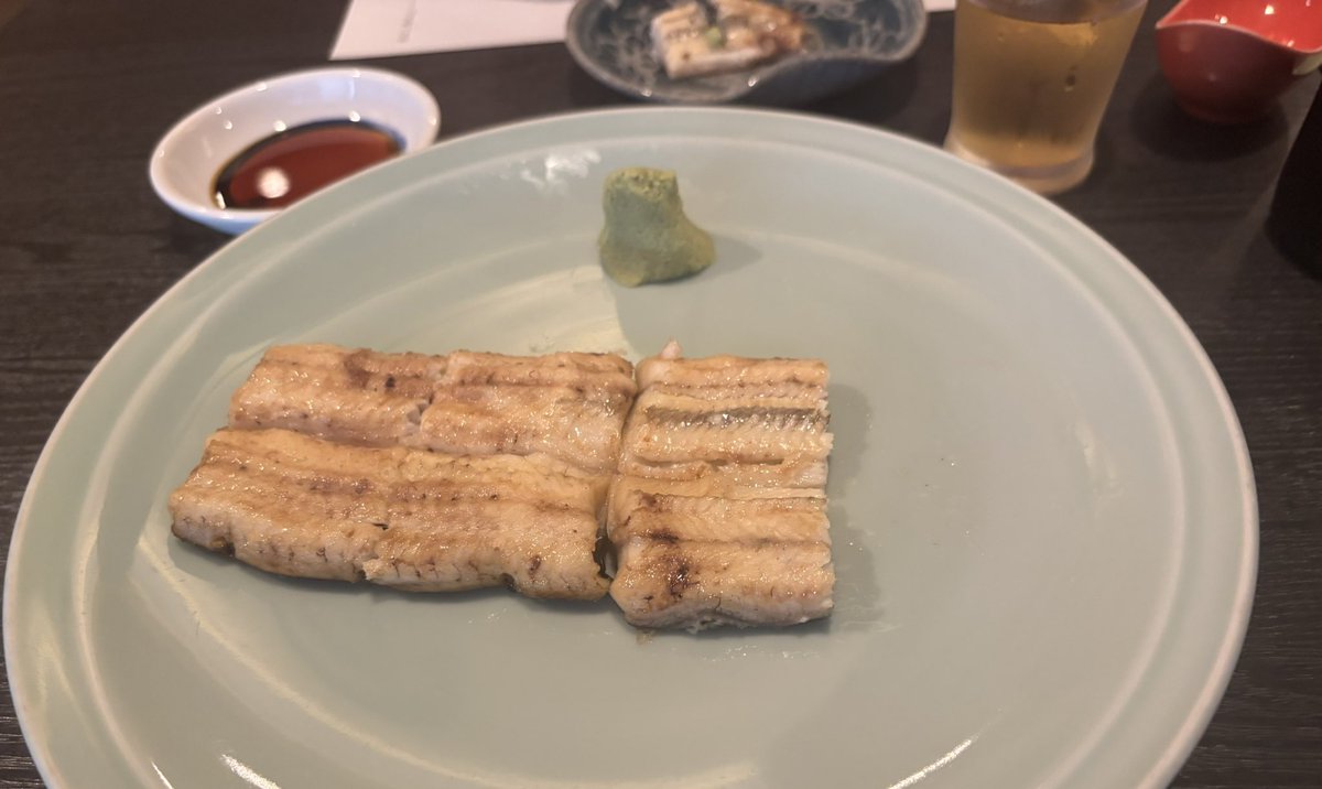 m___i___id's tweet photo. 土用の丑の日、ピークずらしで昨日食べてきた🔥
う巻き、白焼き、うな重を頼んで家族でシェアして食べたけどこの食べ方最高かも🎶

📍うなぎ藤田 https://t.co/cYxS6vq73j