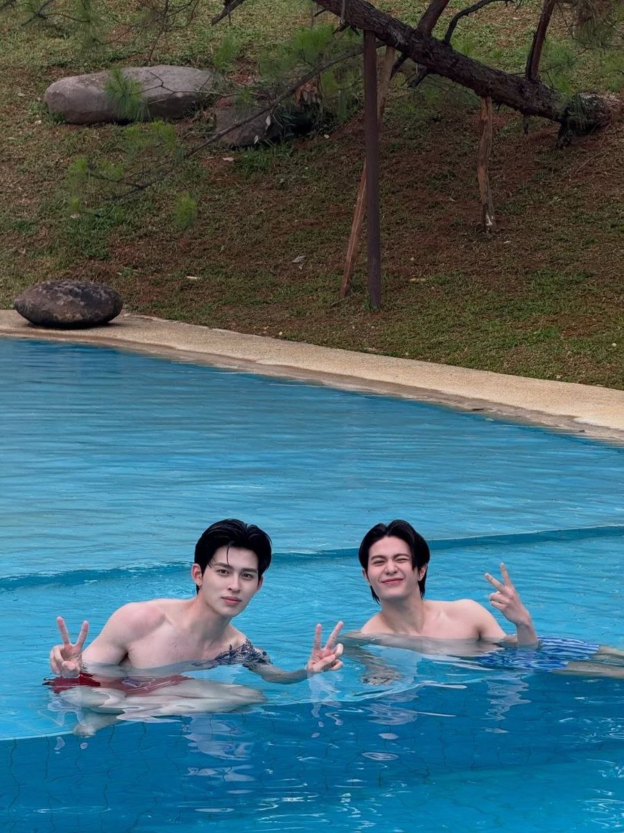 pondphuwinsu's tweet photo. ကြားထဲမှာရေချိုးချင်တယ်အားးး

#PeachAndMeSeriesEP3 https://t.co/Iji2YKNS5S