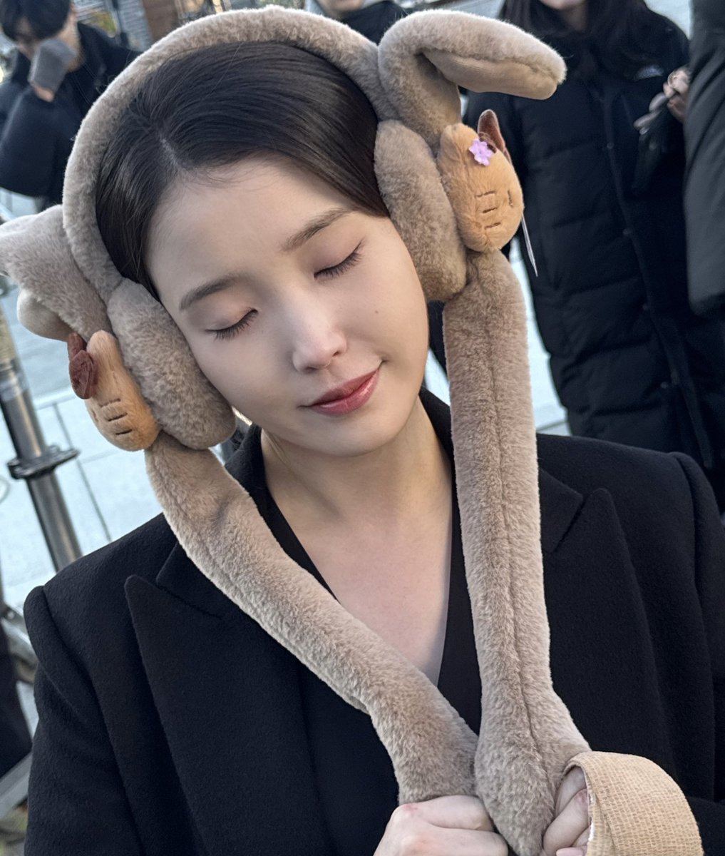 1uluvv's tweet photo. 이 날 완전 커욤띠기잖아..😍 https://t.co/QZCDLhe5Mb