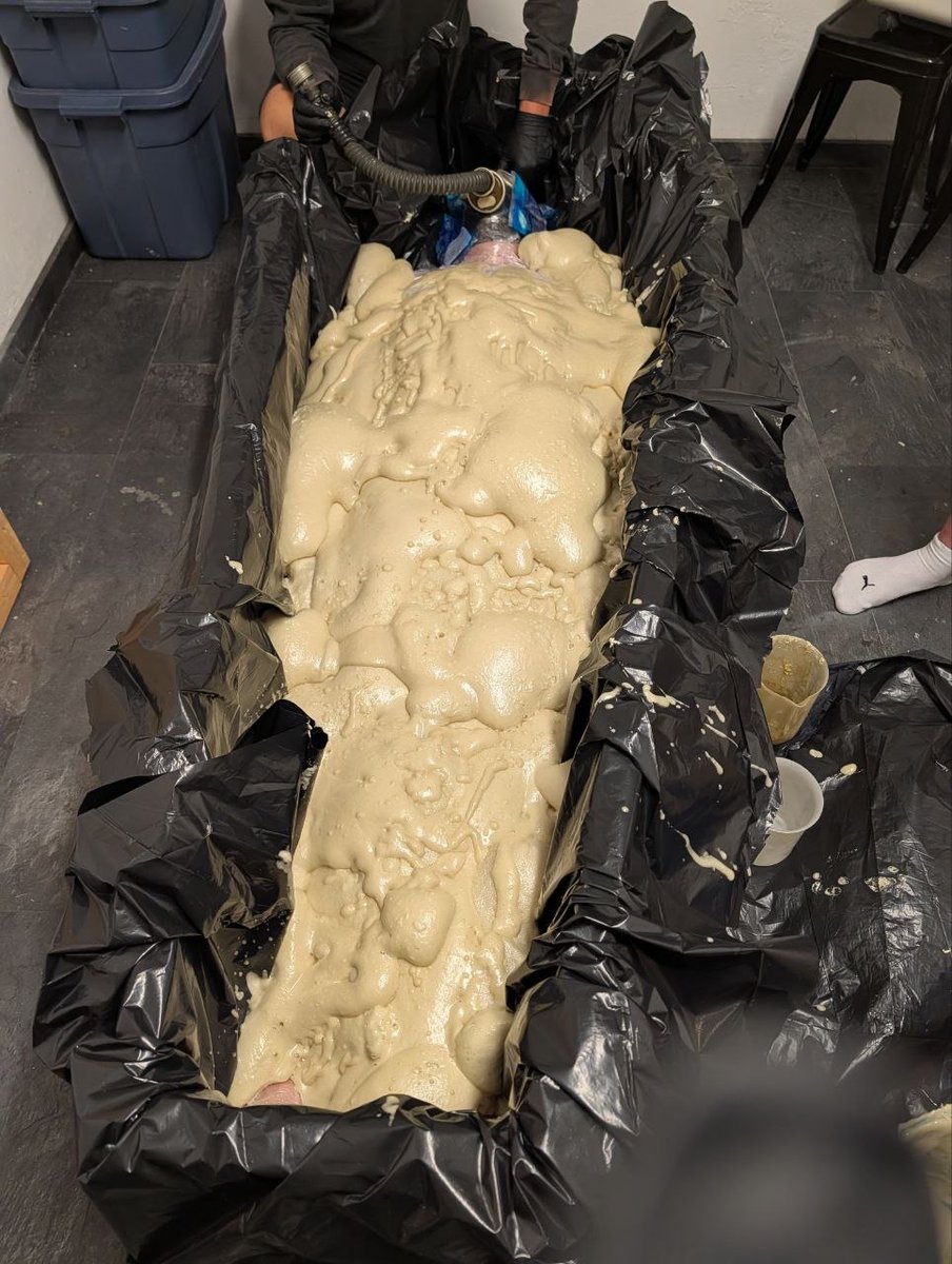 yohan555's tweet photo. Solid Encasement Weekend - Foam Experiment 2 with me as victim. Pls. see https://t.co/K3DLJX4p3k for a full writeup of this. Very very incredible feeling, but it gets awfully hot in this. Warning: do not do this without helpers and cooling pads for the head. https://t.co/JbmB3tCO8b