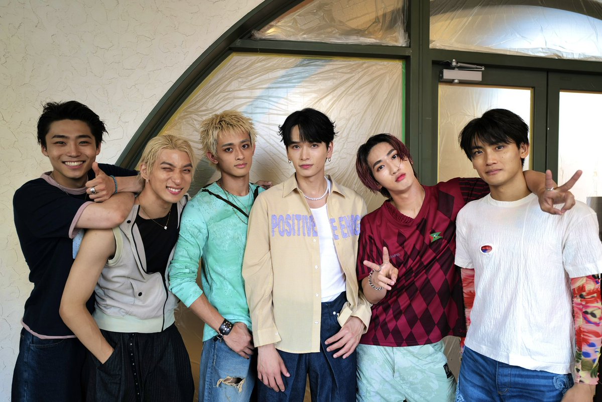 watwing_info's tweet photo. EP「love」リリース記念イベント
in 川崎サンダースコート
ありがとうございました！！！☀️

🪶𝐬𝐞𝐭𝐥𝐢𝐬𝐭
WINGS
Falling for you
(prod. #大橋ちっぽけ さん)
My Sweet Place
(主題歌 映画「 #ホームスイートホーム 」)
Present
(主題歌 ドラマ「 #今夜秘密のキッチンで 」)
Waves

本日20:00 YouTube お楽しみに📺
🔗 https://t.co/Eo6ckYvsqg
