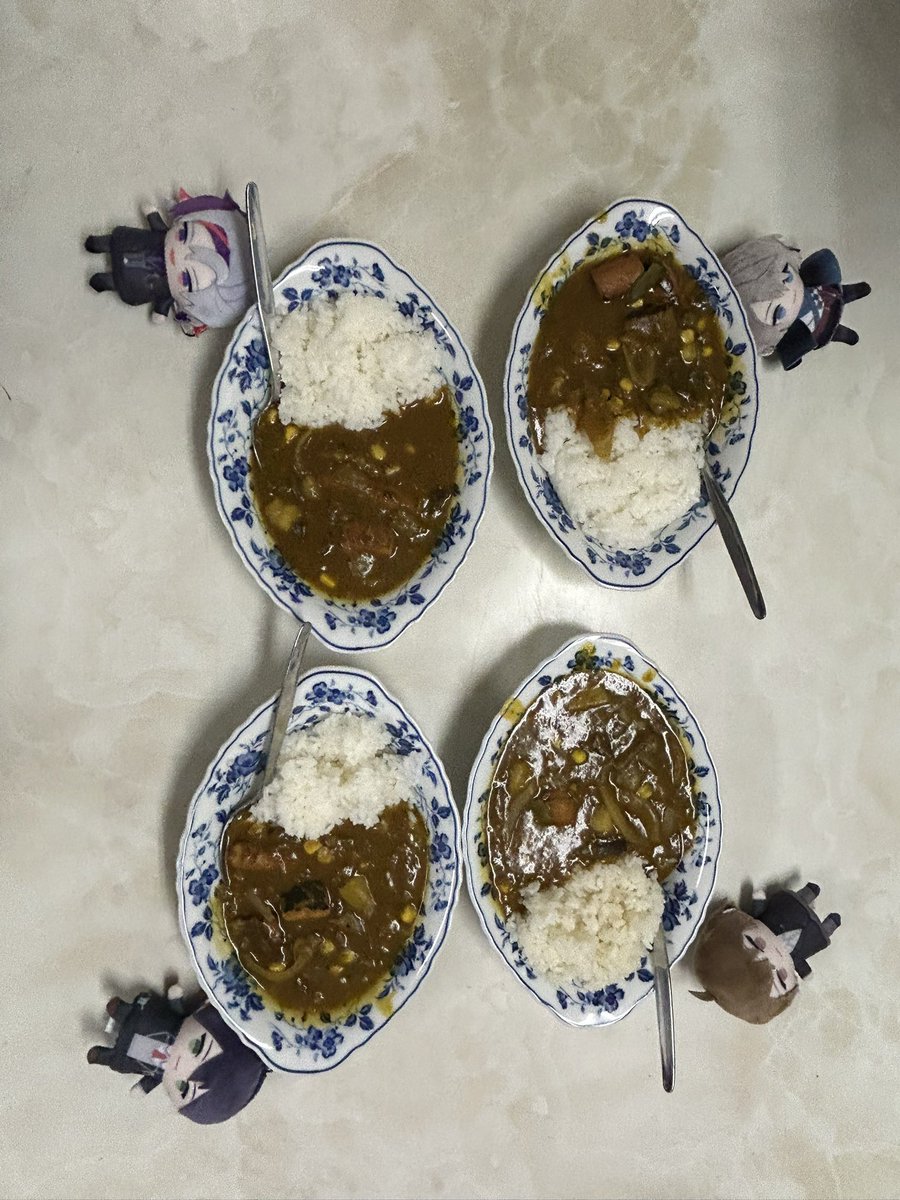 paru_280's tweet photo. #めーぷるおりょーり𝑪𝒐𝒐𝒌𝒊𝒏𝒈
rgmoで闇カレー作ってたよ〜
みんなで8皿分食べた😋 https://t.co/RYaaextvNz