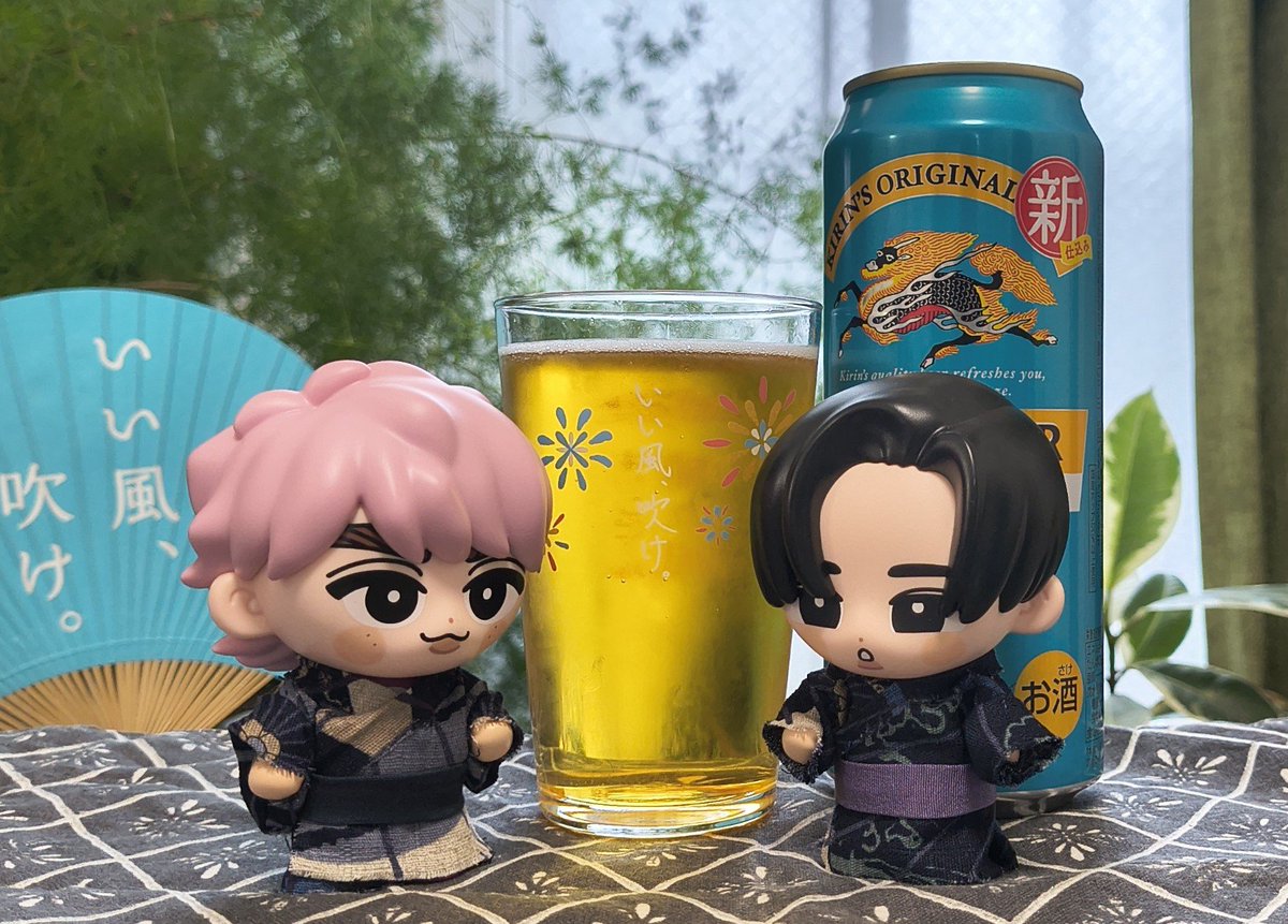 twchigury's tweet photo. めめさくビちゃんと愉しむ昼飲み最高。ゆっくり過ごす夏の午後の晴れ風は格別ですな。グラスも可愛いねぇ。 https://t.co/9JSxQtPJL6