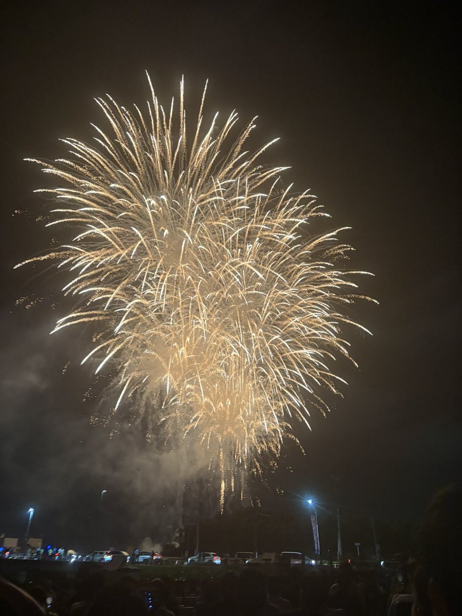 Non_chuke521's tweet photo. これにて金沢離脱します！！

仲間たちと大好きな場所で、
夜空に咲く満開の花火が見られて本当に楽しかったです🎇✨️

また来年も素敵な思い出を作りに来たいね🎐꙳⋆ https://t.co/fczJgpGwOe