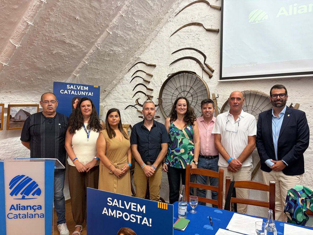 BaixCampAC's tweet photo. Gran dia avui a Amposta. Nou Comitè Local i jornada municipalista.
Seguim pas a pas, fent equip i país. 💙💙💙💙 #SalvemCatalunya #Ebre
@Montsia_AC https://t.co/Y8ZotX9ftW