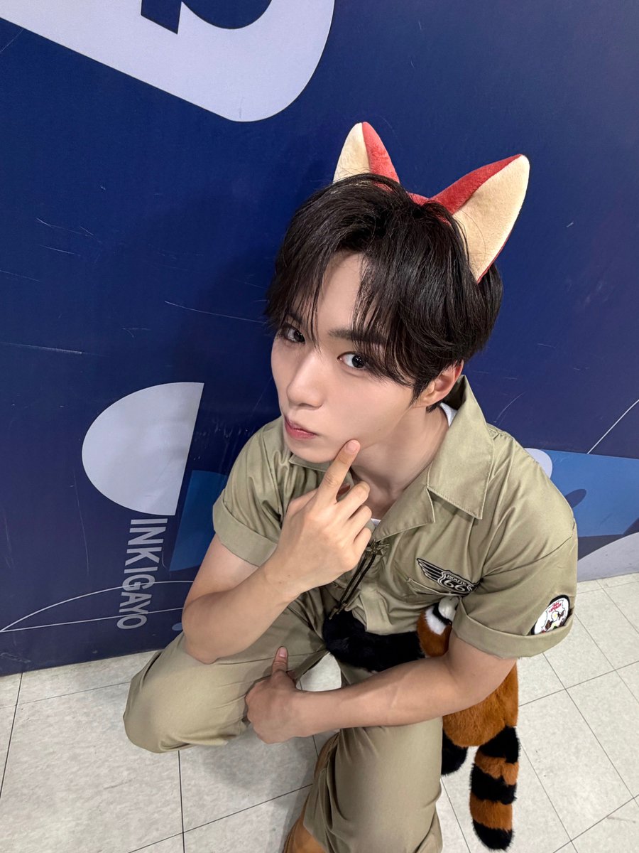 ALD1_official's tweet photo. 인기가요 스페셜 MC🎊🥳 너무 재���었다 다음에 또 하고 싶어요😊☺️

#ALPHADRIVEONE #ALD1
#알파드라이브원
#JUNSEO #준서 https://t.co/ygUgcGh3Q5