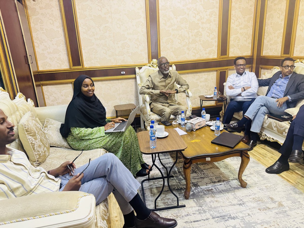dulmarmaalim's tweet photo. Presenting the Somali RIS (regional integration Strategy ) to the OPM leadership for critique and larger discourse on its effective implementation, as crucial for EAC, HOAI integration.
In attendance were the PS, State Minister and departmental Directors: https://t.co/HxU6TBFIVL