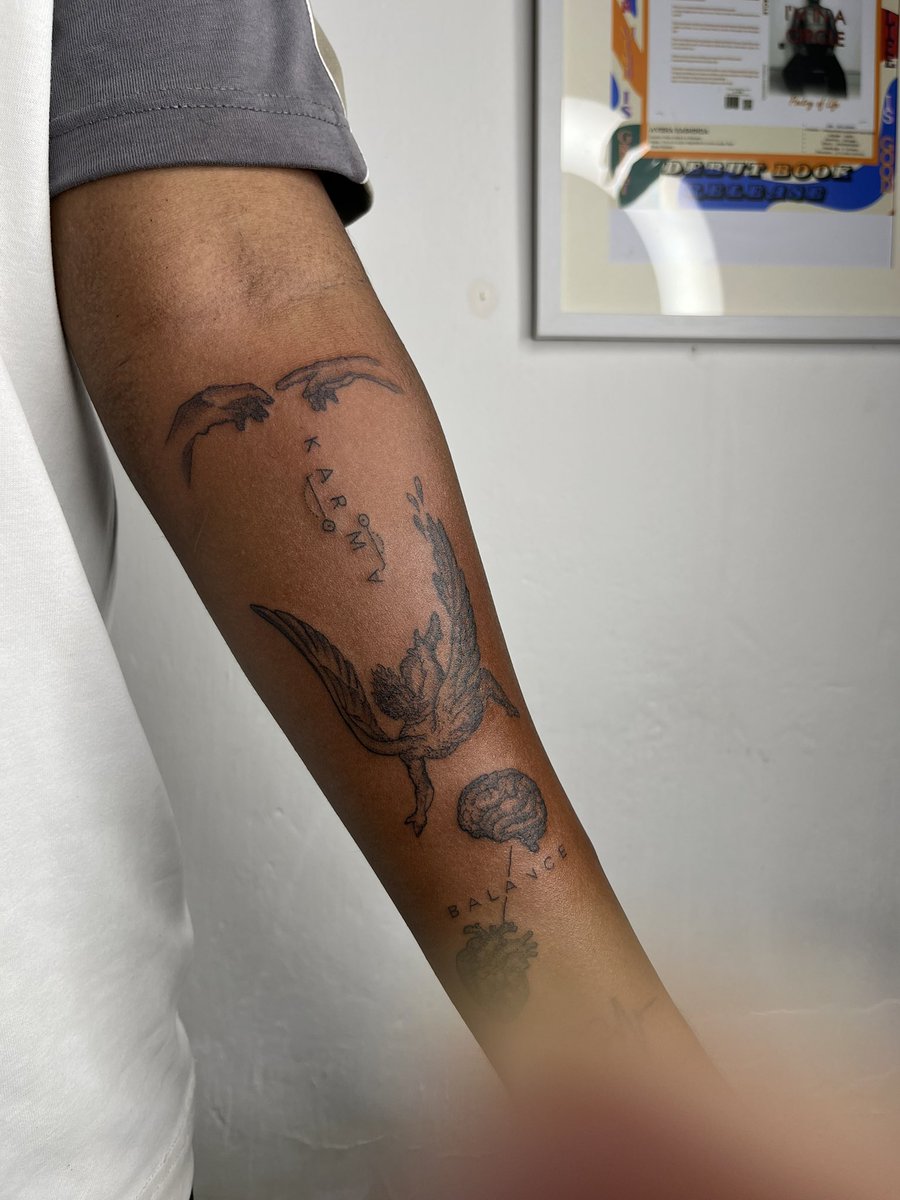 kinginkstudio's tweet photo. King Ink Studio 🧿 King Ink Studio - Book Your Appointment Now (It’s Good To Have Tattoos) 

Contact us now at +94 771766774 (WhatsApp Or Direct) 

Tattoo Artist 👩‍🎨- @avishadissanayaka 

#finelinetattoos #tattoostyle #tattoosketch #tattoosandflash #tattoosandmusclesr https://t.co/3siaxeUuAn