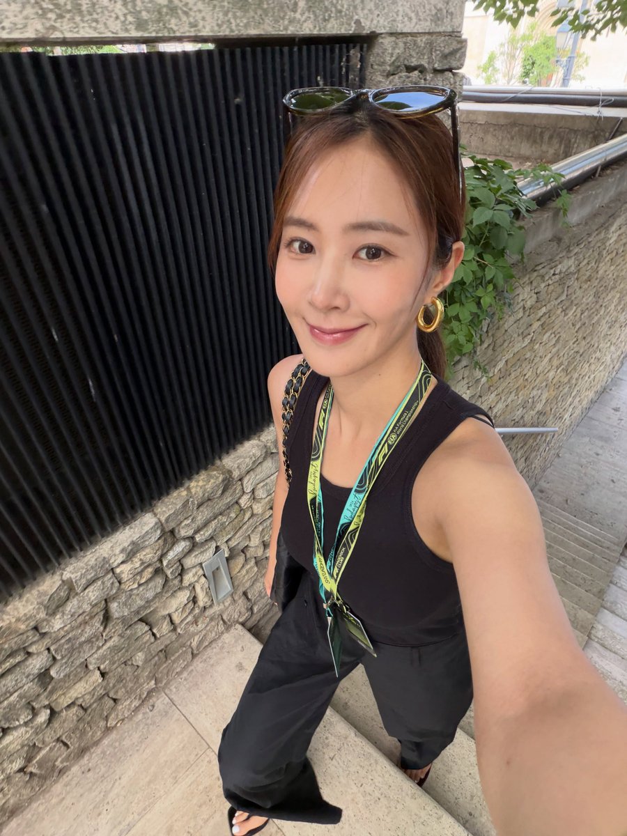 numjin9's tweet photo. yuri at f1 😎 https://t.co/iGmACIDme4