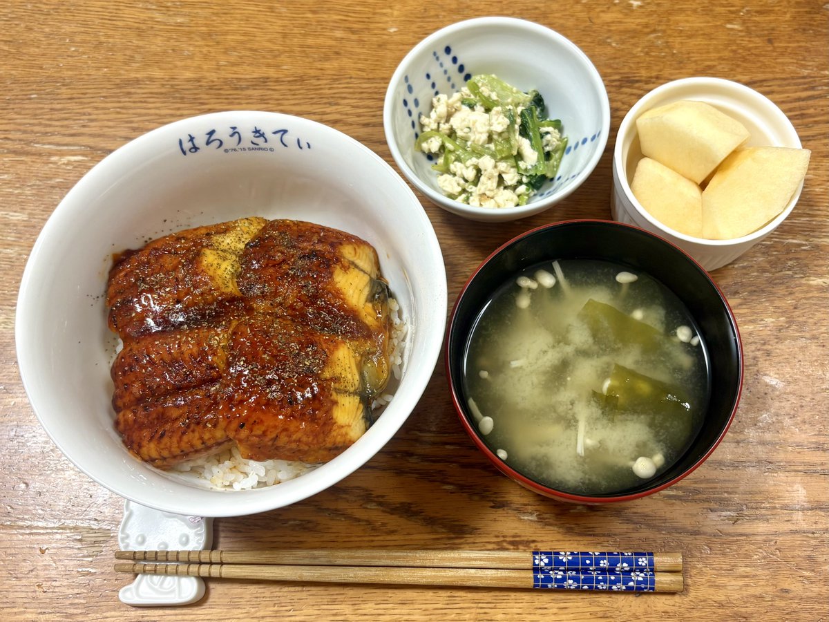 hirobirohirota's tweet photo. 晩ご飯：鰻
＼ \ 土用丑 / ／ https://t.co/CZDaTHD7ZG