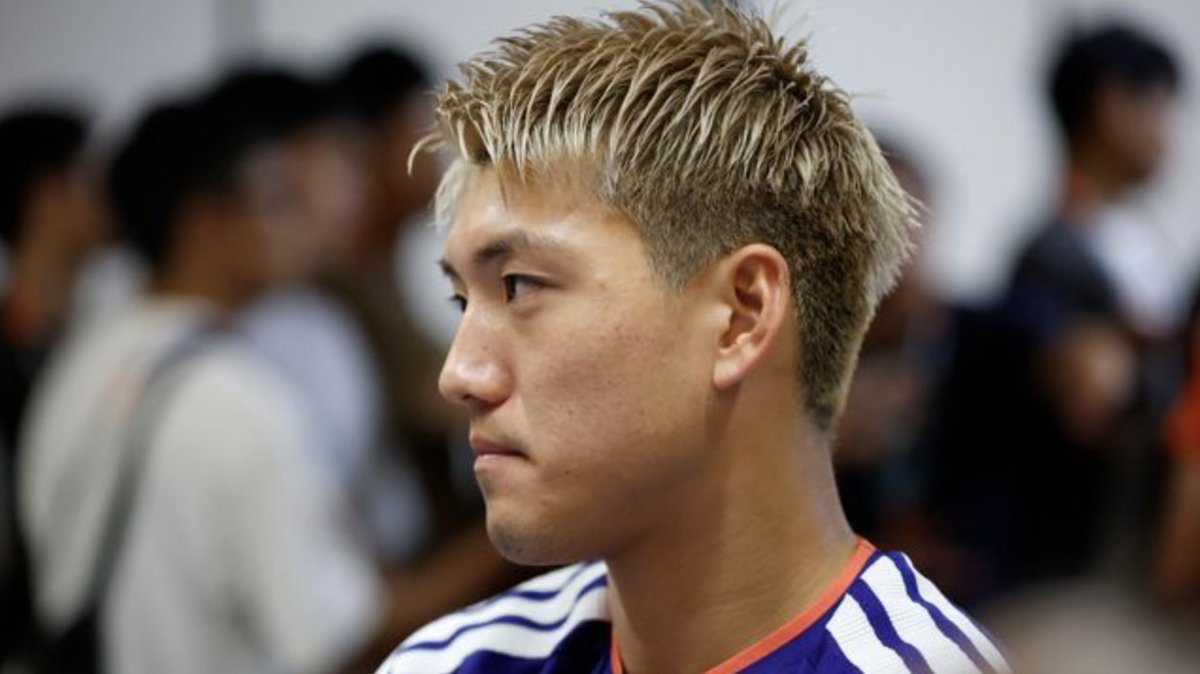 zurete594klv's tweet photo. 【実話】
日本サッカー協会「次の目標はベスト8」
選手「僕は優勝以外目指しません」
同じチームで、目標がまるで違った。

■発端
7月24日、JFAの宮本恒靖会長が会見。
「我々はまだベスト8以上に行っていない」
「そこをひとつのめどに考えている」
現実的な目標として、ベスト8を掲げた。

■選手の反論
その2日後、MF堂安律が自身のXを更新。
「個人的には、Ｗ杯は優勝以外目指しません」
そして、こう続けた。
「日本に帰ってきて一番言われたのは
次は優勝してください！の言葉」
「次はベスト8って言われたことは、
一度もありません」

■結び
「正解は結果論やけど、
僕は優勝だけを目指します！！！」
この投稿に、本田圭佑氏も反応。
「優勝を目指さんでどうする。
勘違いしないでどうする」

■背景
日本はW杯2026、決勝トーナメント1回戦で
ブラジルに1−2で敗れ、ベスト32で敗退。
堂安は背番号10で全4試合に先発した。

現実を見るか、それとも高みを見るか。
あなたなら、どちらの目標を掲げますか。