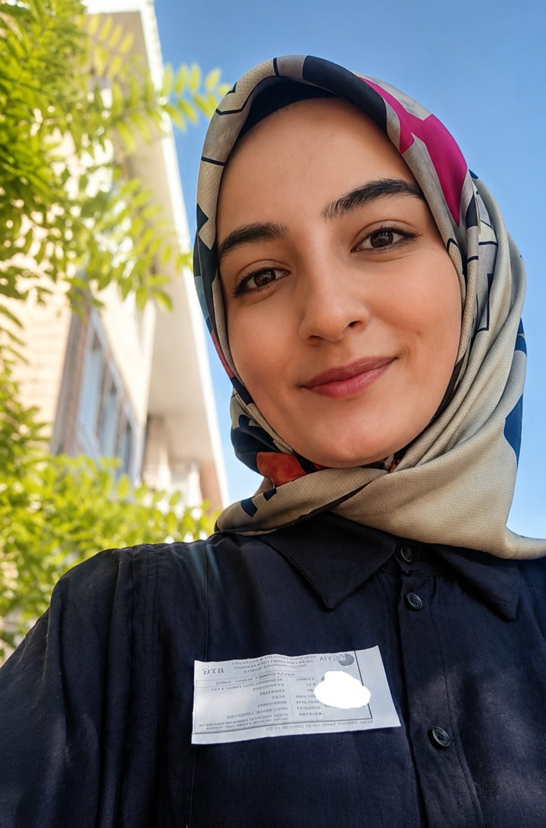 mrymygar's tweet photo. Her koşulda mesleğini yapabilmenin gururu, tartışılamaz ✨

#öğretmenolmak https://t.co/hloMooEOrt