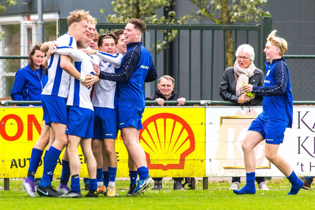 vvSEH's tweet photo. Benieuwd naar het programma in de voorbereiding van SEH 1? Bekijk dan dit bericht @ https://t.co/xOWdxRaFs4

📸Barend de Ruiter

#oefenen #nieuweseizoen #wemogenbijnaweer #beker #wijzijnseh https://t.co/Z13S6IRuFP