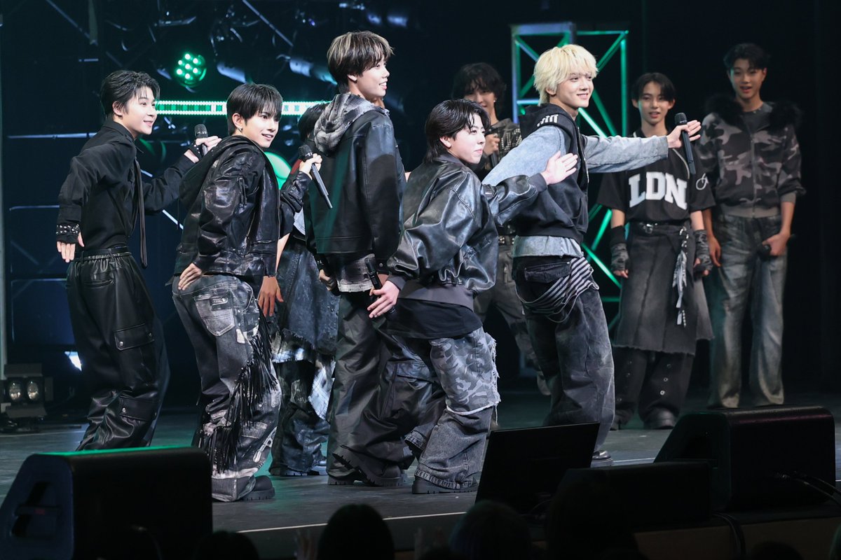 tryangle_bmsg's tweet photo. the TRYANGLE stage still⟁
〜SPECIAL EVENT in Aichi〜

New Phase / Team GREEN
TAICHI, KEI, KAIRI, HAL, KEISHIN, RYOTO

トレトラ番組オリジナルグッズ販売中！
https://t.co/YheWTlK1QC
▼7月31日23:59まで

@bmsg_trainee #BMSGTRAINEE https://t.co/AZrBCzXwVI