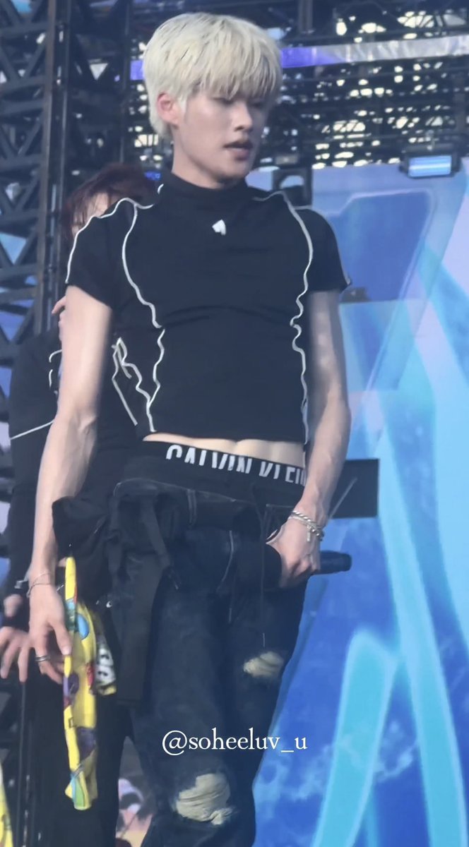 booburries's tweet photo. ไหน ใครมองเมียกุบ้าง กุจะเดินไปจิ้มตาเรียงคนเลย https://t.co/HzNINI4105