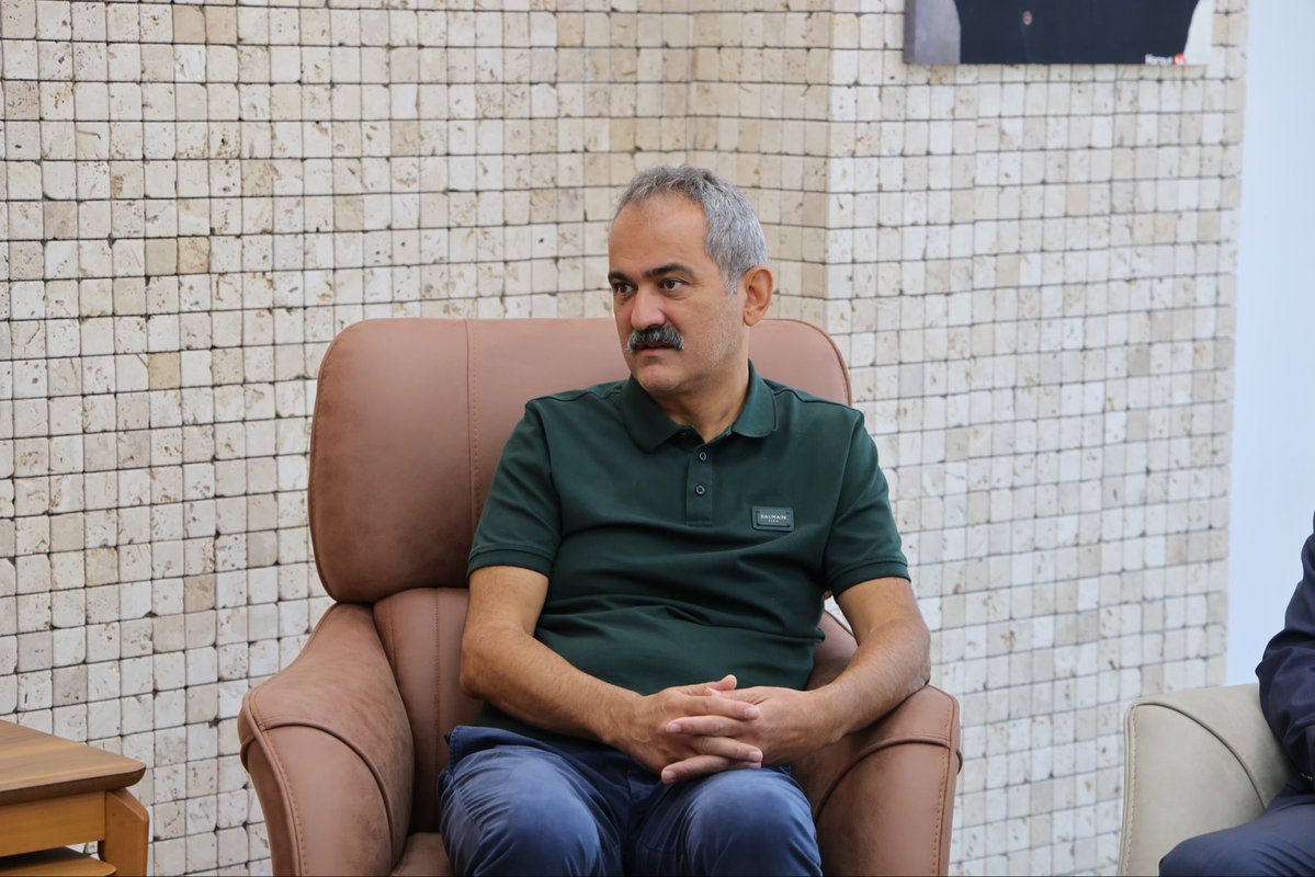 prof_mahmutozer's tweet photo. 📍Fatsa 

Fatsa Gazeteciler Cemiyeti’ni Ak Parti MKYK  üyemiz Fahrettin Yahşi, Fatsa Belediye Başkanımız İbrahim Ethem Kibar, 
Zonguldak İl Koordinatörümüz Selman Altaş, Ak Parti Fatsa İlçe Başkanımız Yasin Sarıçiçek ile ziyaret ettik. Fatsa’mızın sesi olarak hemşehrilerimizin doğru ve hızlı bilgiye ulaşmasını sağlayan en önemli iletişim köprülerinden birisi olan yerel basınımızın değerli mensupları ile istişarelerde bulunduk.
