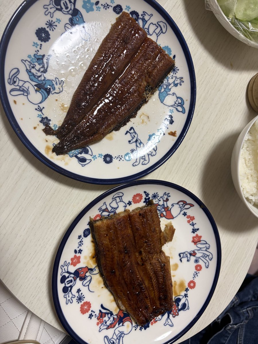 mamesan0605's tweet photo. 今日は鰻半分こ😊😊 https://t.co/xYockgf1YB