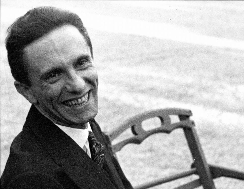 GoebbelsTopGuy's tweet photo. @Kens505 @Bubblegumwaffen Who gonna tell em? https://t.co/8j6TvlJDWO