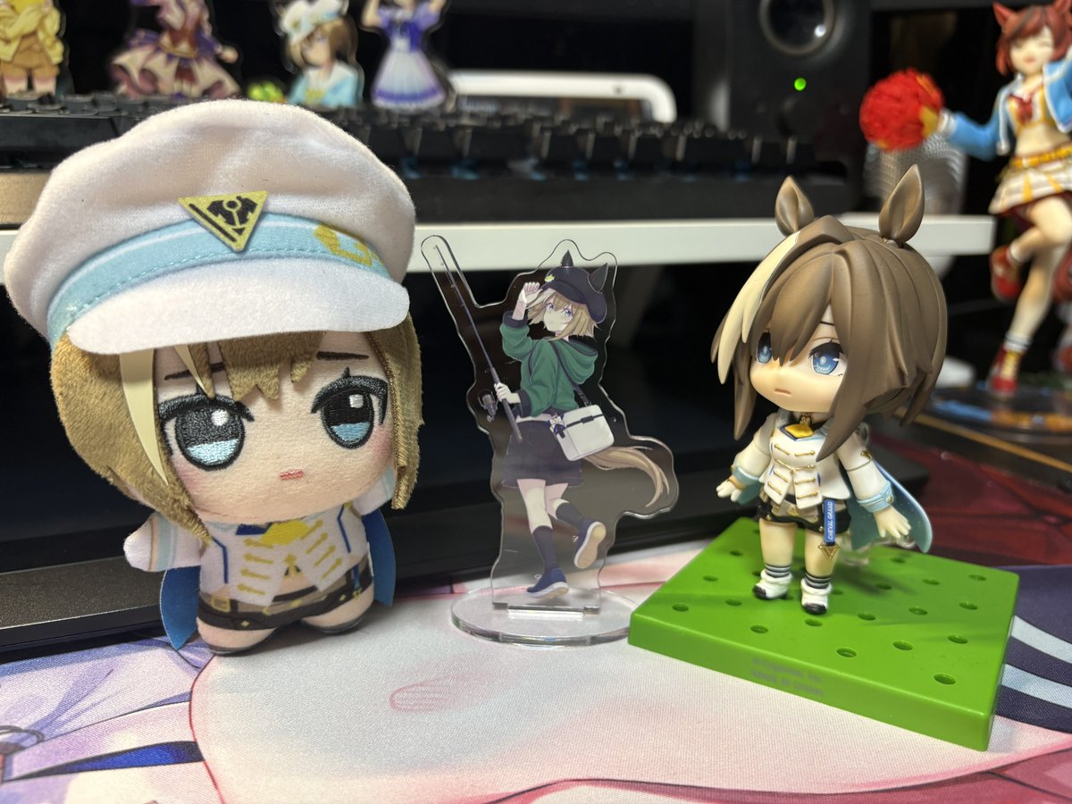 shiki_chan465's tweet photo. 夏コミで頒布するアクスタが届きました!!
サイズは縦10センチで結構小さいです!!!! https://t.co/4LMim0G1WX