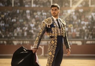 vasii2707's tweet photo. @AngElif_1907 @marcoasensio10 "Henüz %70'i hazır olduğu için resmin tamamını paylaşamazsınız." Sir İsmail Kartal😂 https://t.co/z464hhA6Lm