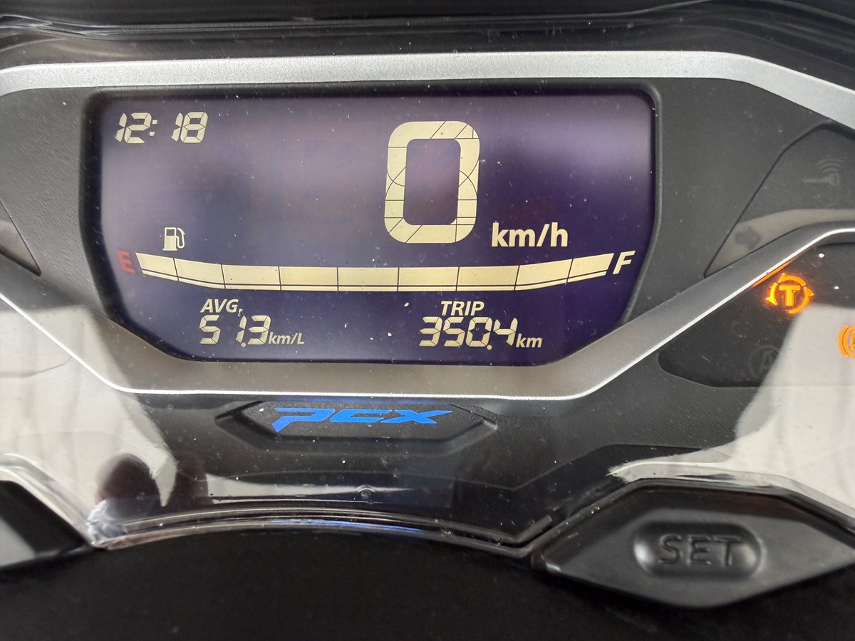 tamap's tweet photo. PCXの燃費と航続距離はこのくらい。
ストップ＆ゴーが続くと燃費落ちるね。
70km/hあたりの巡航が一番燃費伸びそう。 https://t.co/e2TAn5srWB