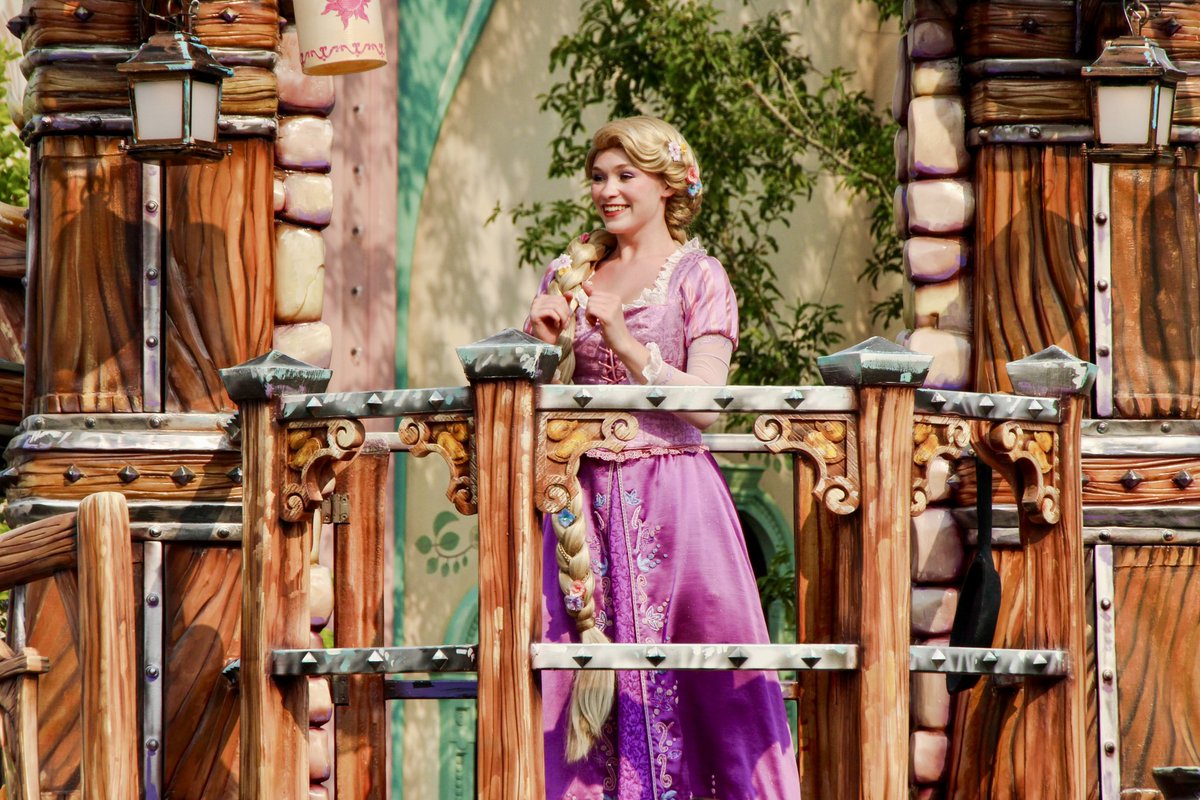 CharactersPBlog's tweet photo. Join Tiana, Moana, Raya and Rapunzel on their new adventure during the Disney Princess Cavalcade  at Disney Adventure World. Daily along Adventure Way at Disneyland Paris. 🌸🐸🐉🌀

#DisneyPrincess #DisneyPrincessCavalcade #DisneylandParis #DisneyAdventureWorld #DisneyParks https://t.co/5iIdwT7EPa