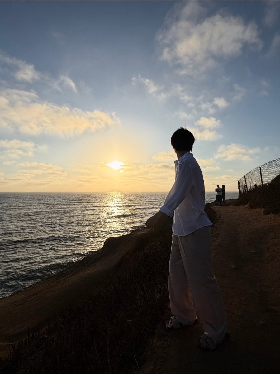 Eli ☆ tweet media