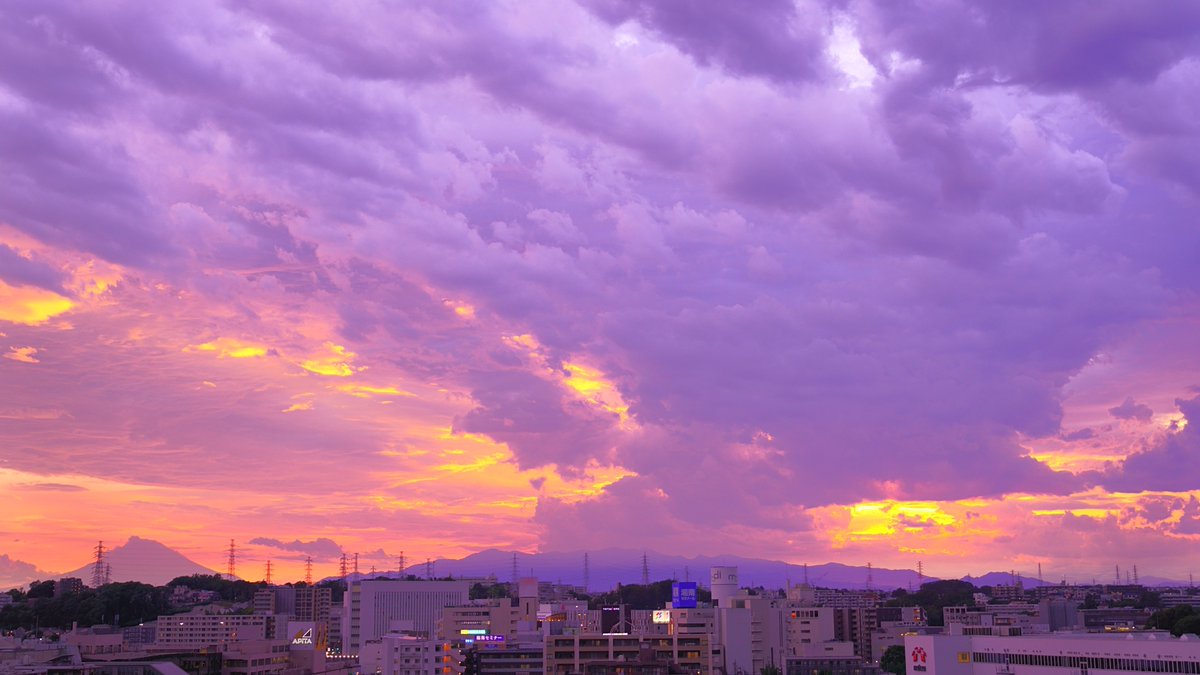 BIGHDD2's tweet photo. 🍱夏の土用の丑の日🍱の

🌥️夕景🌥️18:50（29℃）

🗻久しぶりの富士🗻

#イマソラ
#イマフジ https://t.co/ucWN0JEciL