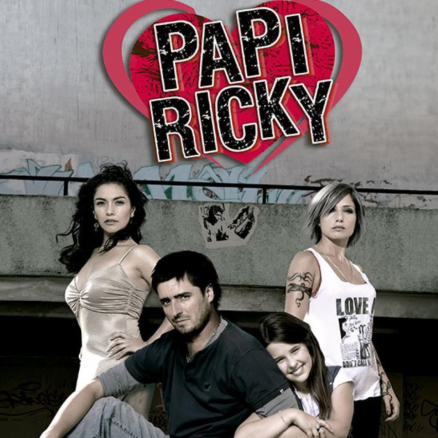BlogRumoreS's tweet photo. Los suscriptores de 13REC podrán disfrutar de uno de los grandes clásicos de Canal 13 en Chile.
#PapiRicky, comedia romántica de 2007 protagonizada por Jorge Zabaleta, Tamara Acosta y María Elena Swett, inicial el Lunes 3 de Agosto a las 21.00h.
@ZabaletaChile @AcostaDeTamara https://t.co/hNTJUhG1v4