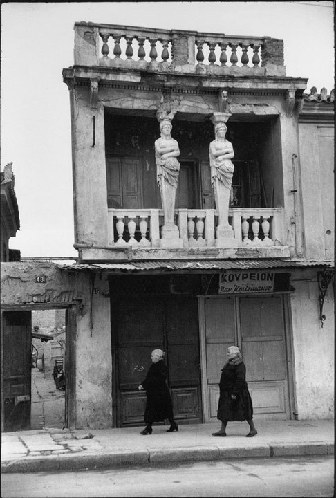 eyeonaxis's tweet photo. Caryatids in Athens, Greece, 1955, by Henri Cartier Bresson https://t.co/QlCgy0bhqL