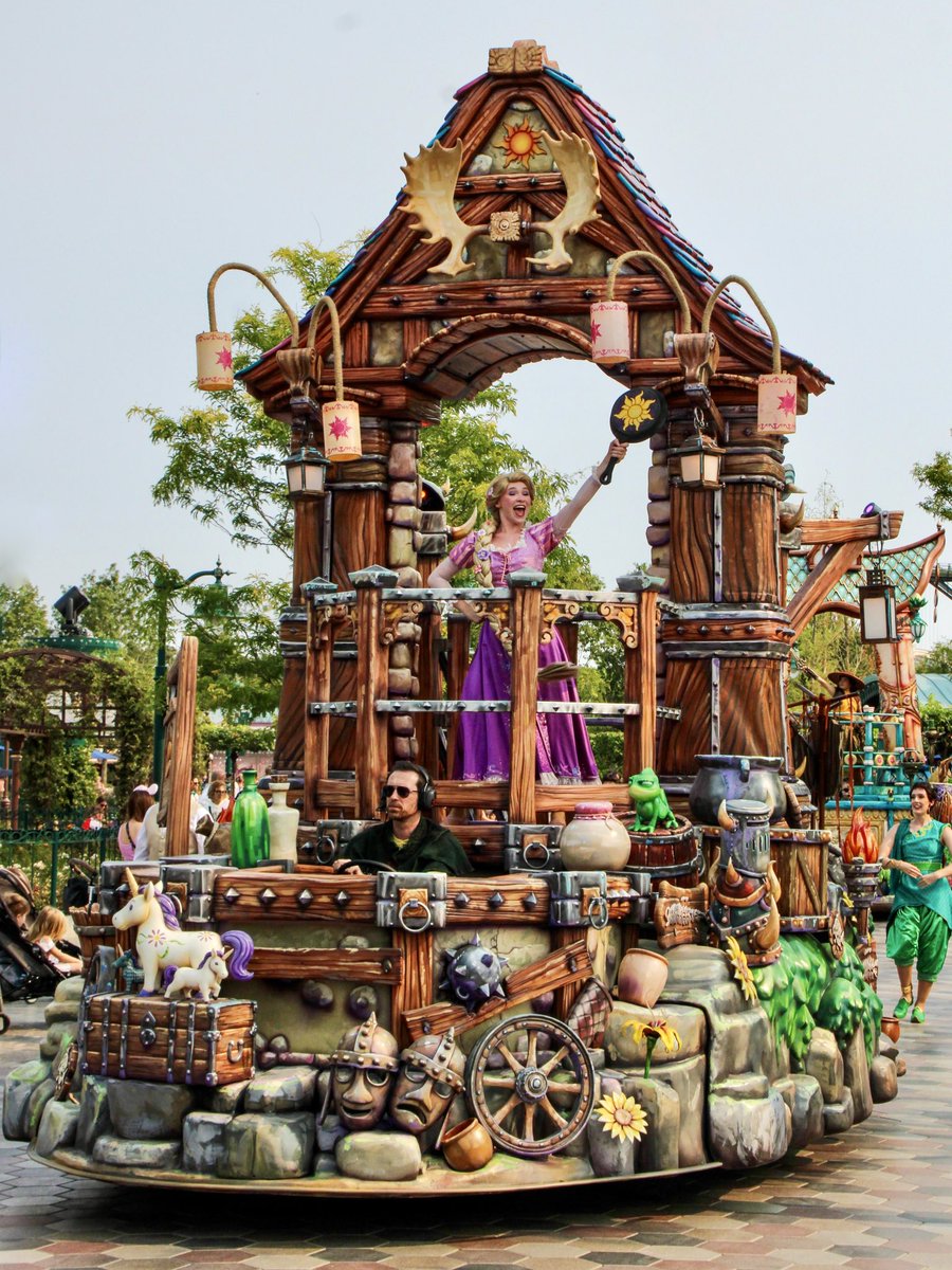 CharactersPBlog's tweet photo. Discover the new Disney Princess Cavalcade daily at Disney Adventure World. Embark on a new journey with Moana, Tiana, Raya and Rapunzel on Adventure Way. ✨

#DisneyPrincessCavalcade #DisneyPrincess #DisneylandParis #DisneyAdventureWorld #DisneyParks https://t.co/ovPrkARBcv