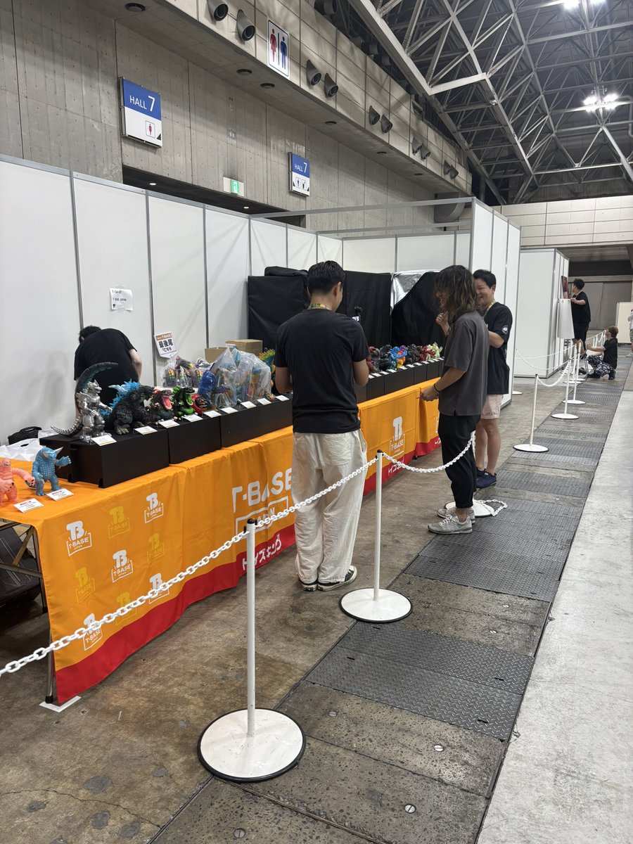 pie_messiah2020's tweet photo. WF無事撤収しました✌️
久しぶりの方とか普段池袋店来てくれてる方とか色んな方に会えて楽しかった〜！！！みなさま遊びに来てくれてありがとうございました！！🥒 https://t.co/XkOooVV55c