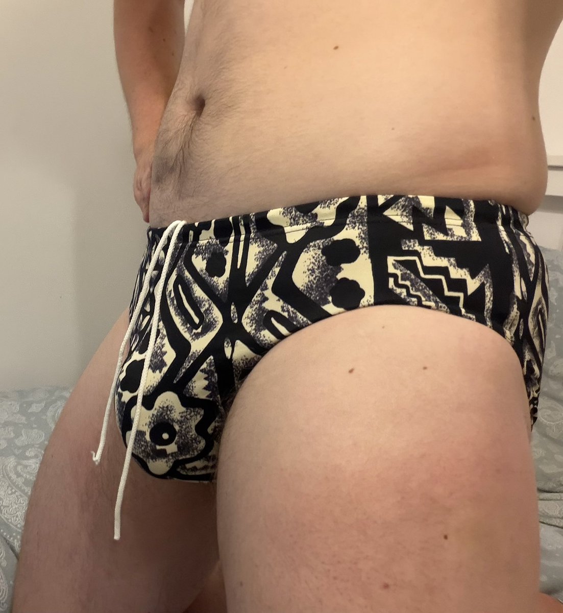 poleinbriefs's tweet photo. I very rarely wear these speedos 🩲 I don’t really know why, because they’re comfortable 🤔 so maybe I should wear them more often https://t.co/3EThm2E2wS