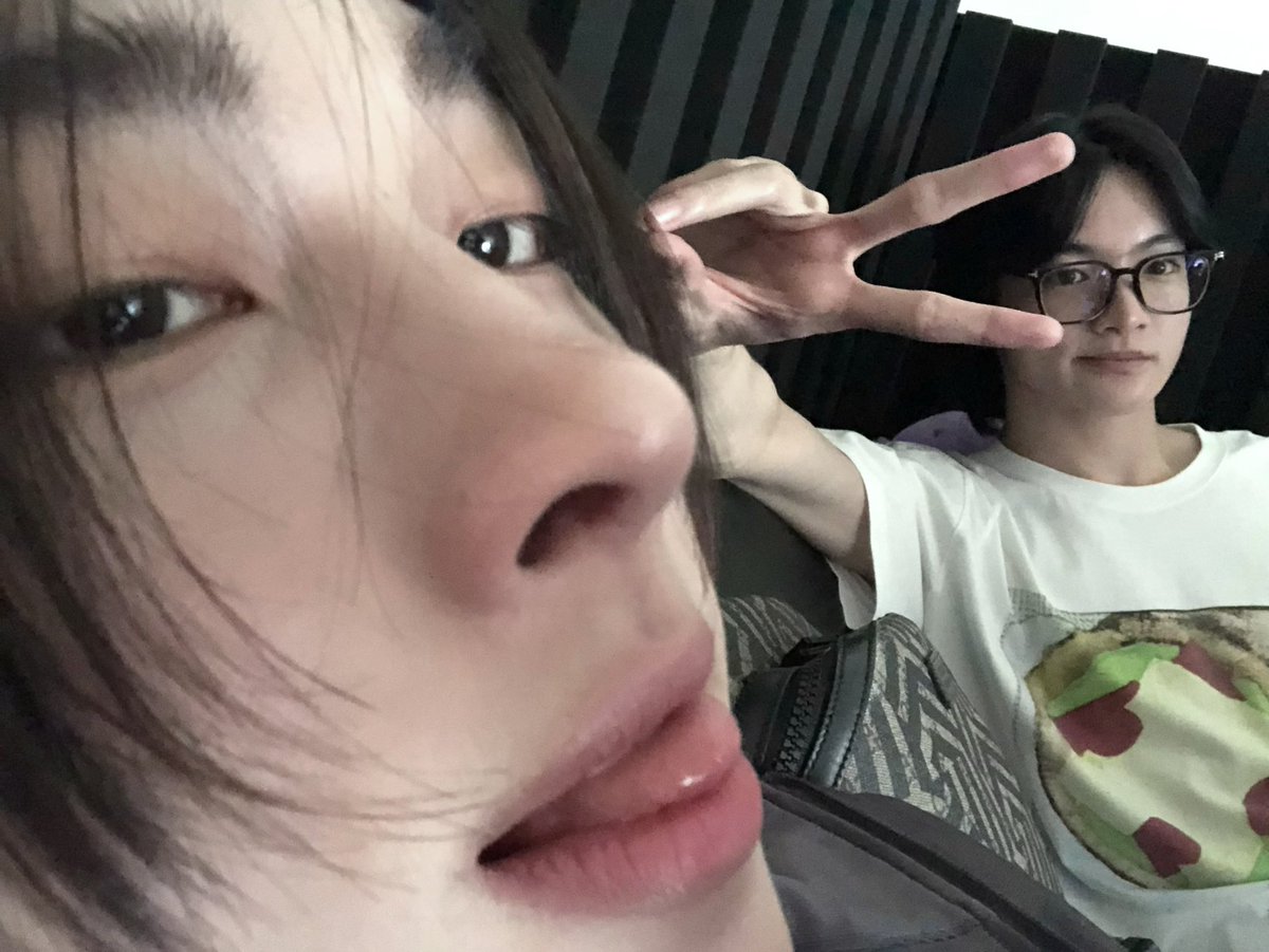 teddyyy_____s's tweet photo. ทำไรกานนน https://t.co/jtriO2QLty
