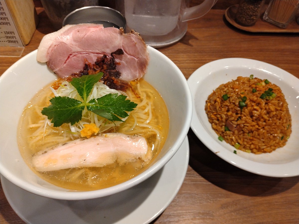 TAKA50924565's tweet photo. ホルモン丼食べたくてかしぐへ（5回目）
最近並びエグすぎてありつけず。
もう一生食えないかも笑

写真はコレコレ
限定ラーメンあるかなと思ったけどなかった！
安定のうまさ(^○^)

＃ラーメン https://t.co/wTswaLhnhz