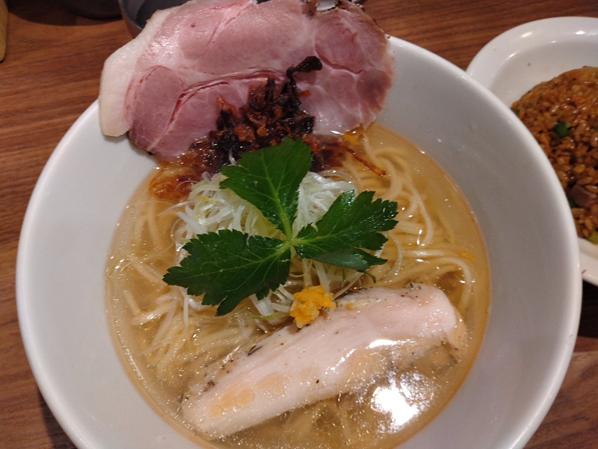 TAKA50924565's tweet photo. ホルモン丼食べたくてかしぐへ（5回目）
最近並びエグすぎてありつけず。
もう一生食えないかも笑

写真はコレコレ
限定ラーメンあるかなと思ったけどなかった！
安定のうまさ(^○^)

＃ラーメン https://t.co/wTswaLhnhz