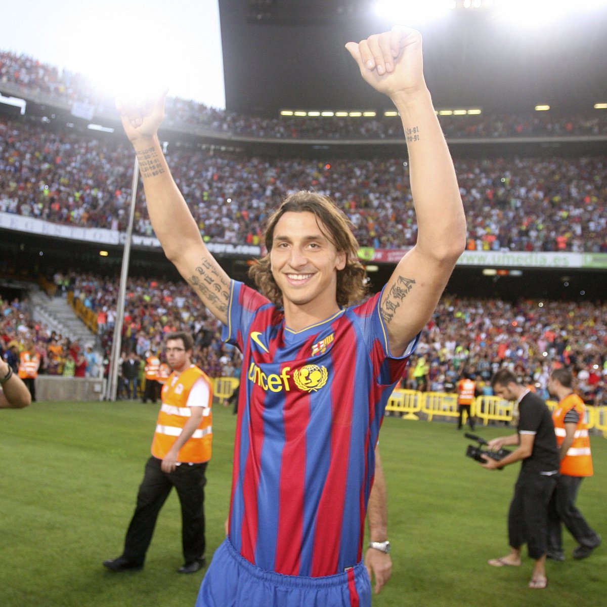 FCBarcelona_cat's tweet photo. 🏟️ Tal dia com avui, l'any 2009, Zlatan Ibrahimović va ser a l'Spotify Camp Nou. 💙❤️ https://t.co/fL0daGzvnH