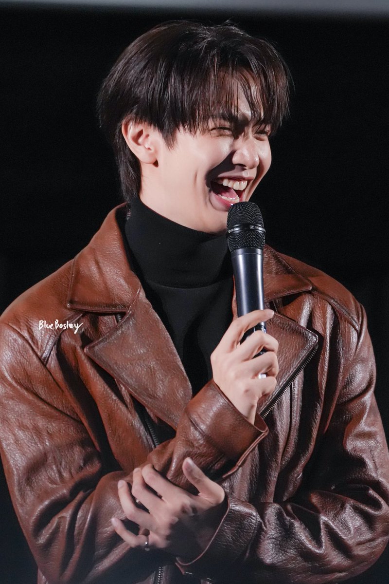 bluebosley's tweet photo. เหมาะสมแล้วที่แฟนคลับบอกให้แม็กหัวเราะ 30 วิไปเลย 🤣🤣

 @maxky_rp 

MEMORIES WITH MAXKY

#MAXKY1stFANSIGN https://t.co/Cfm7xkYu2S