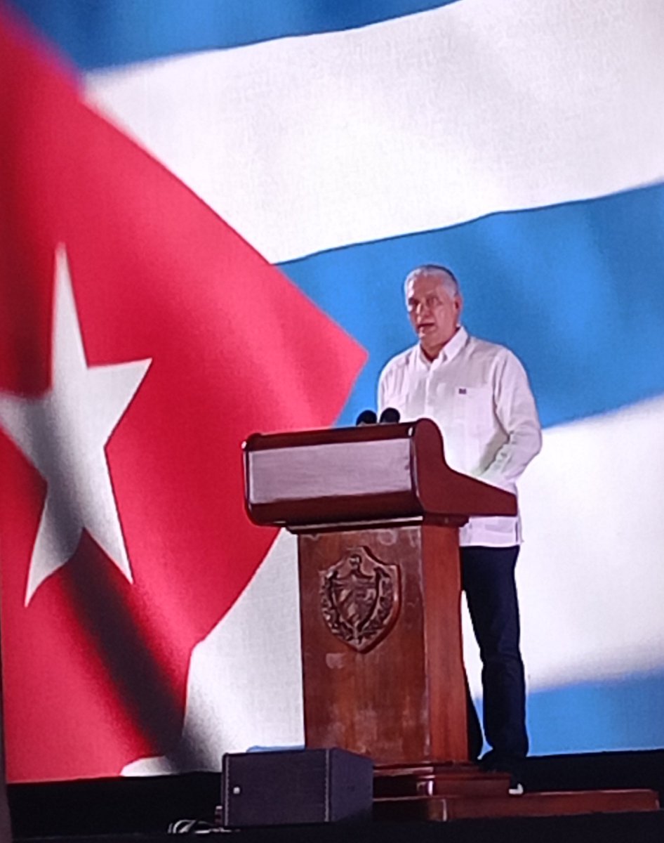 GHNordelo5's tweet photo. "¡Cuba no es una amenaza! ¡Ni para los Estados Unidos, ni para ningún país sobre la tierra!"
#Cuba #CubaNoSeRinde #CDRCuba 
#MiMoncadaEsLaPatria https://t.co/R7QchFwQsa