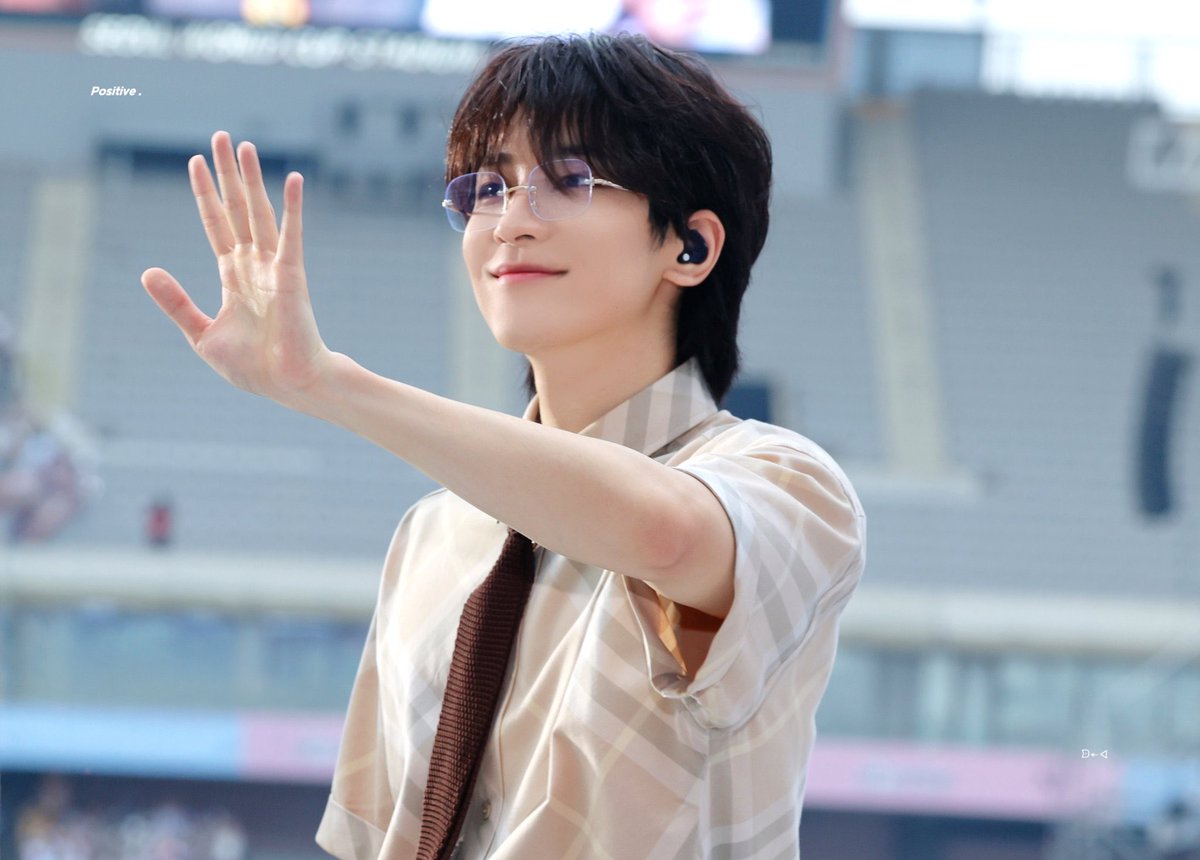 cxrxtww's tweet photo. 원우시 https://t.co/YyDkT3Jd2M