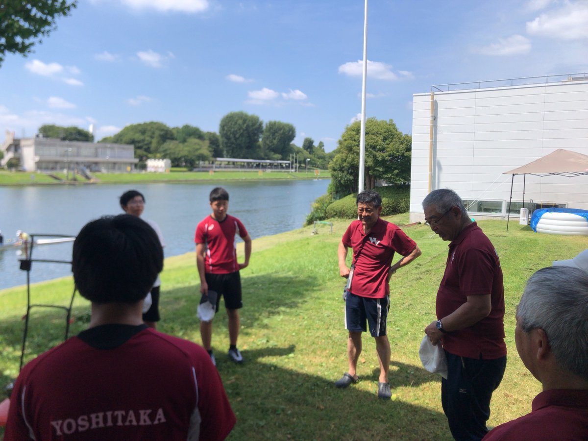 WASEDACLUB_boat's tweet photo. 今日は比較的人数が少なく、スムーズかつ予定通り進み10時すぎには終了

コーチとシニアメンバーのクルーは
技術メインで調整
バウのSくんも大人に混じり頑張りました💮 https://t.co/nA4tzwG00x