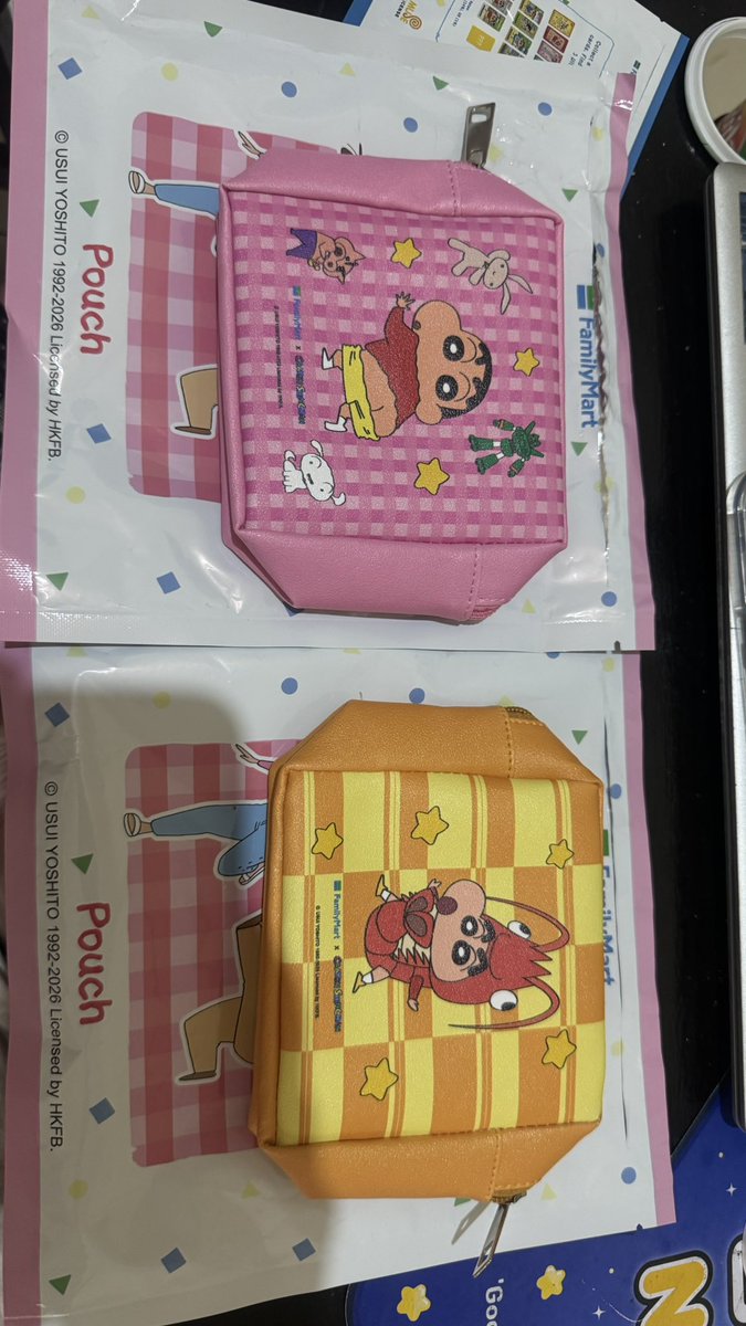 SpillTheNa_'s tweet photo. Wts pouch shinchan pink dan orange 
Atau wtt ke warna hijau/ijo Chocobi plisss
Bisa co shopee https://t.co/T8TiUqWbFD