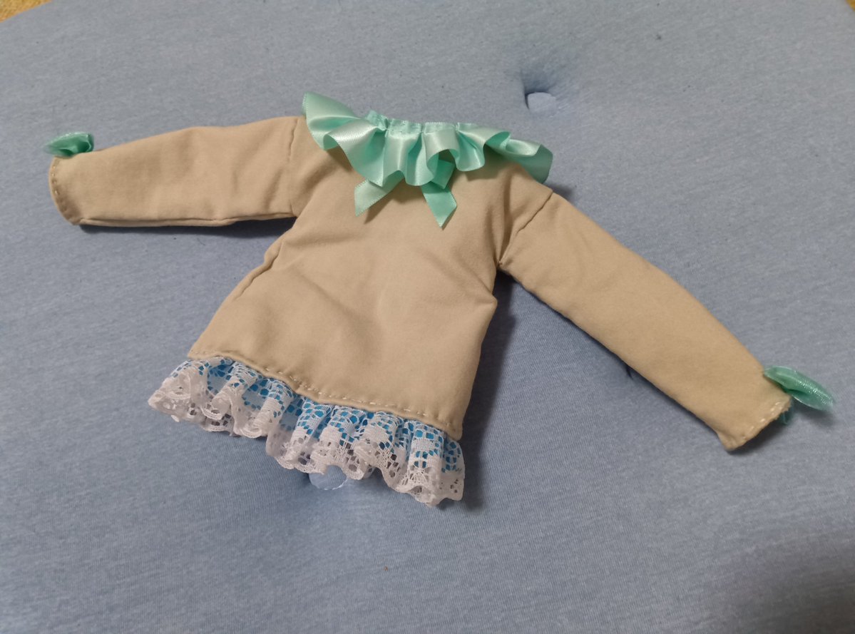 palette128's tweet photo. やっとお洋服出来た🫶🏻🩵🪡
なんか写真撮ったら色すごい変わってた(笑)
3枚目の写真のグレーっぽいのが本当の色 https://t.co/N9oOnBCX1G