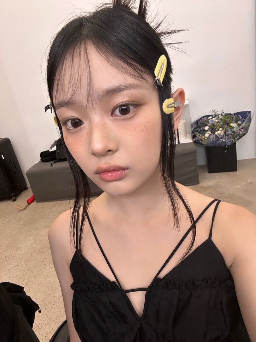 hanni loops tweet media