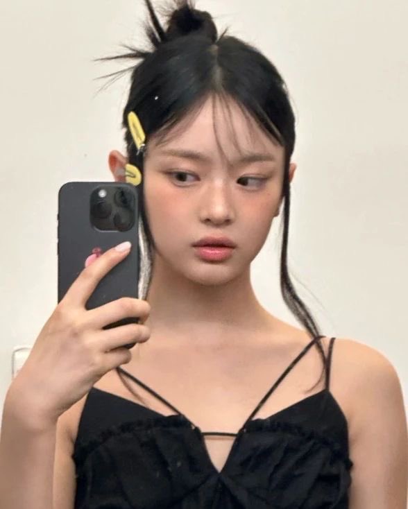 hanni loops tweet media