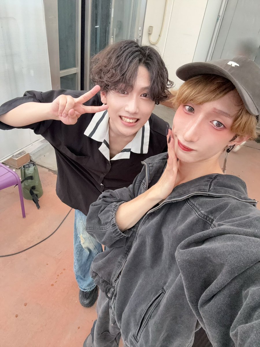 Yuzu_LASTLAND's tweet photo. 灼熱と大雨、どんな四面楚歌でもずっと笑顔で！ https://t.co/kqerpy9w5d