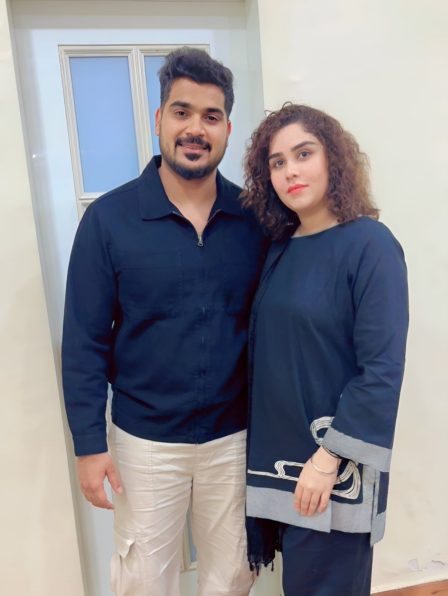 Real_couples786's tweet photo. Couple # 191

Siyali Surve from pune, 𝗙𝗼𝗿𝗺𝗲𝗿 𝗙𝗲𝗺𝗶𝗻𝗮, 𝗠𝗶𝘀𝘀 𝗜𝗻𝗱𝗶𝗮 𝗙𝗶𝗻𝗮𝗹𝗶𝘀𝘁 and
𝗠𝗶𝘀𝘀 𝗜𝗻𝗱𝗶𝗮 𝗘𝗮𝗿𝘁𝗵 𝗪𝗶𝗻𝗻𝗲𝗿

Wife of millionaire business man Atif  Tase

Siyali is Hindu, Atif is Muslim yet love made them stay together as one.

Retweet 🔁 https://t.co/gE3f24L71A