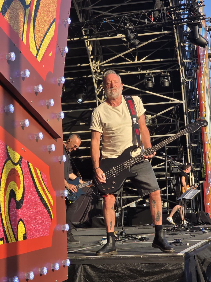fat50fat's tweet photo. Not a bad way to spend a Saturday!
#OMD
#PeterHook
#TomBailey
#Dreamland
#Margate
Pictures courtesy of @jojokalolo https://t.co/yxq9K7DMVv